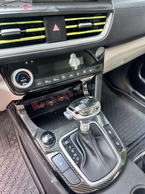 Xe Kia Seltos Premium 1.4 AT 2020