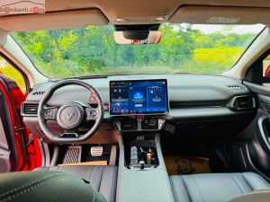 Xe VinFast VF8 S 2024