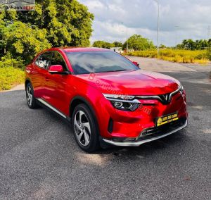Xe VinFast VF8 S 2024