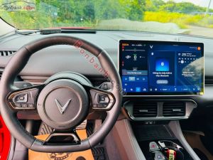 Xe VinFast VF8 S 2024
